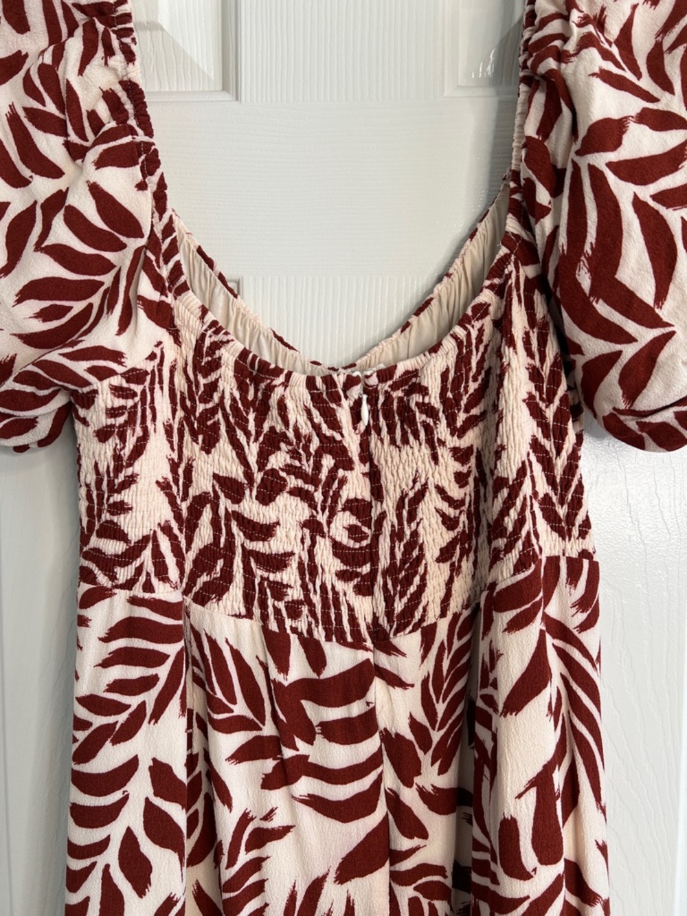 Lost + Wander Hydra Springs Leaf Print Midi Dress Natural/Rust medium - Picture 9 of 12